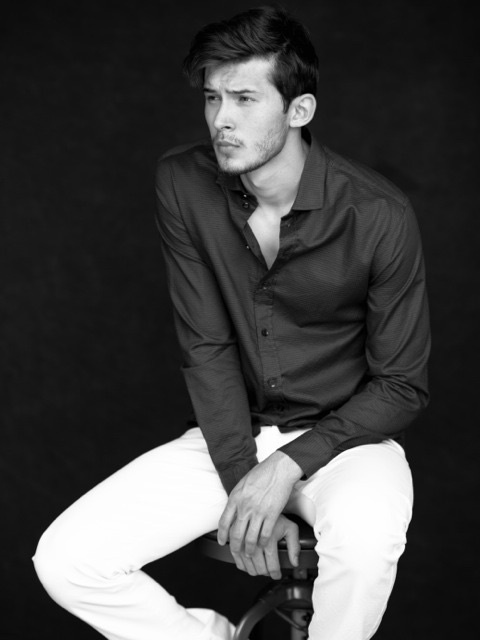 Male model photo shoot of Giovanni Baena