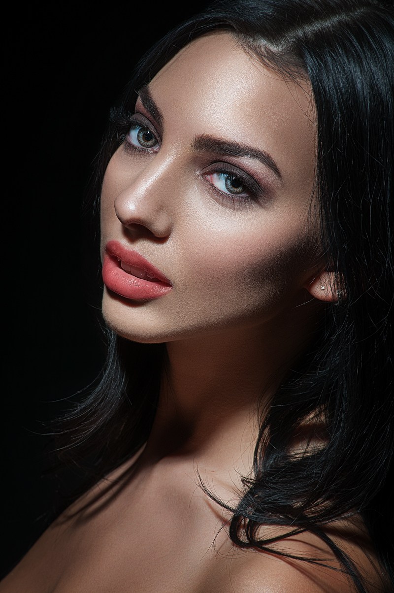 Female model photo shoot of Yelena Polonskaya