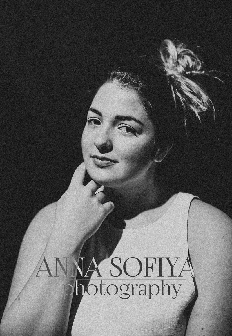 Female model photo shoot of Anna sofiya