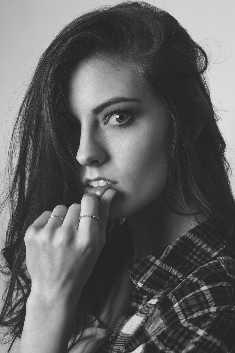 Female model photo shoot of Chelsea Tignor