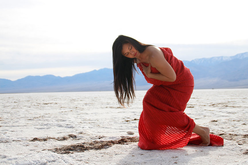 Female model photo shoot of Tomiko by sherylhess in Death Valley, CA