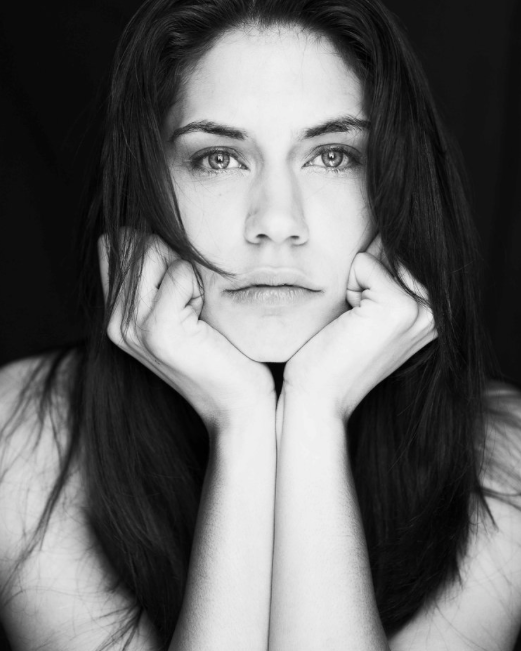 Female model photo shoot of Artemis Strange