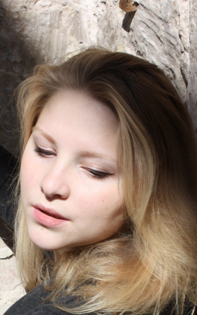 Female model photo shoot of Elena_Boro