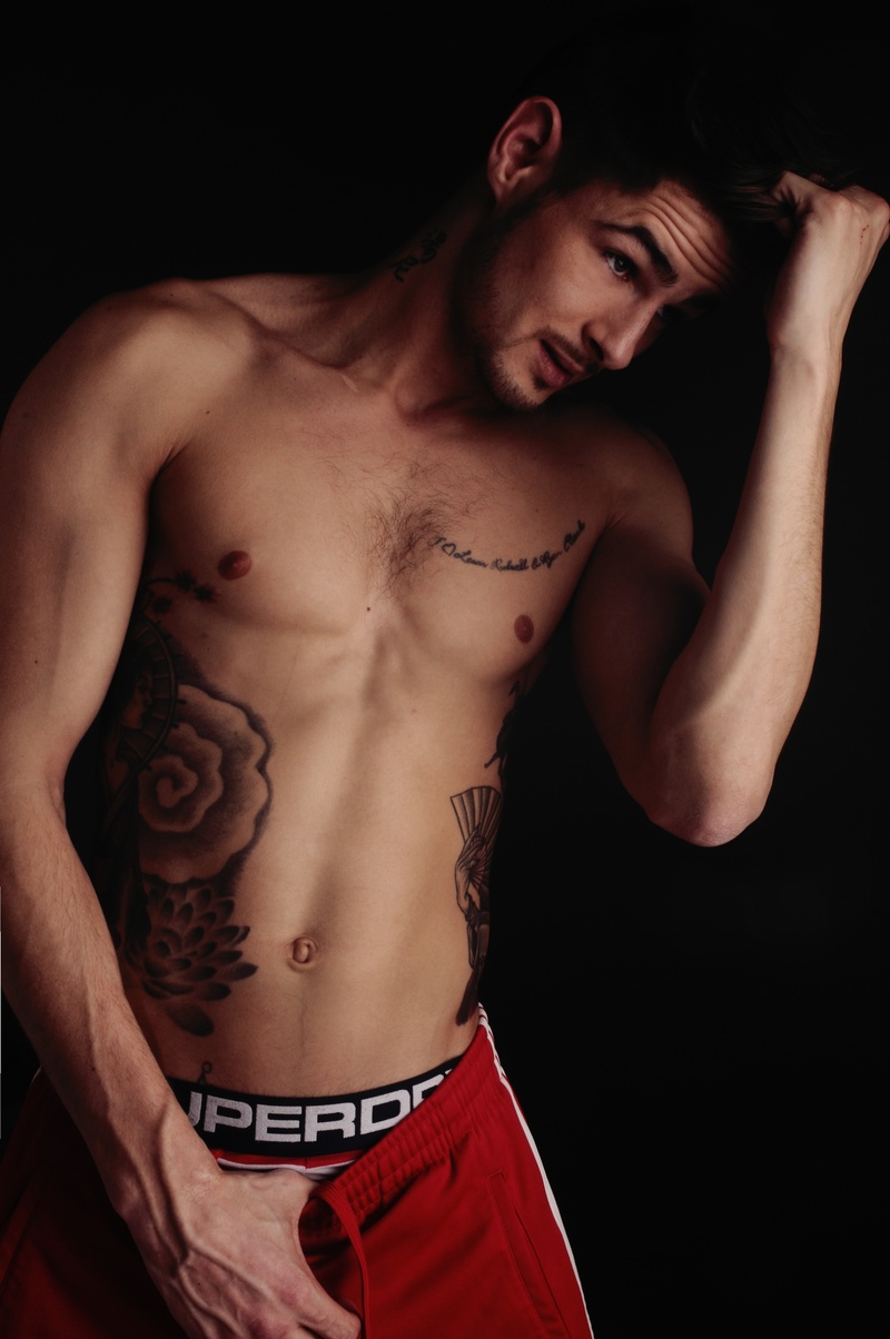 Male model photo shoot of TonyEdward90