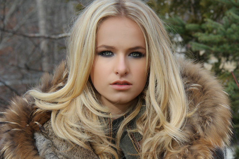 Female model photo shoot of Alexandralono16