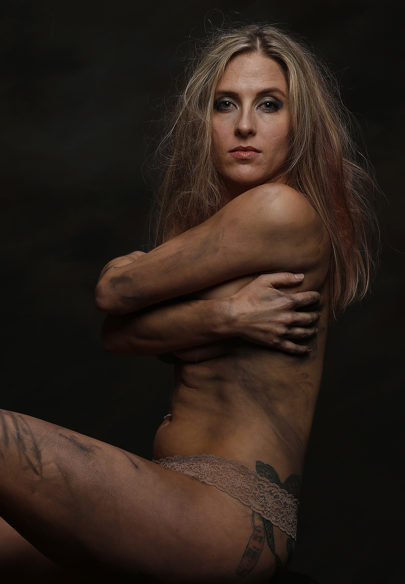 Female model photo shoot of Lauren Doughten