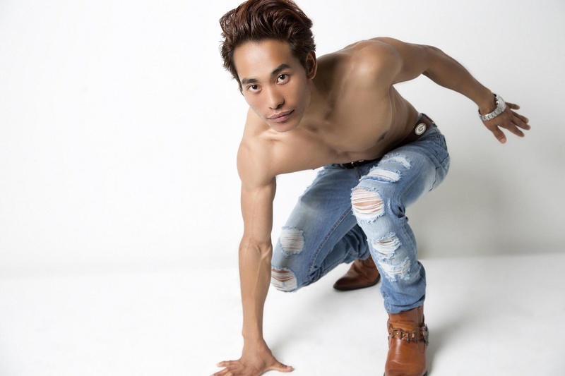 Male model photo shoot of Moshem khulpuwa