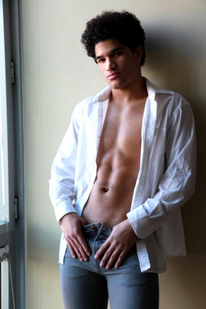Male model photo shoot of dom20z