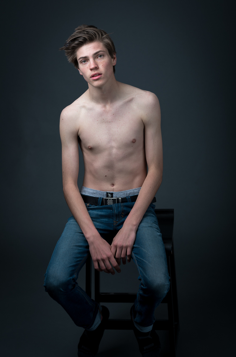 Male model photo shoot of Nicholas Everett