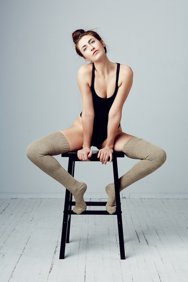 Female model photo shoot of corinnenatyshak