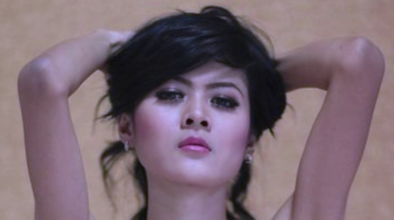 Female model photo shoot of diniistiani in Pekalongan