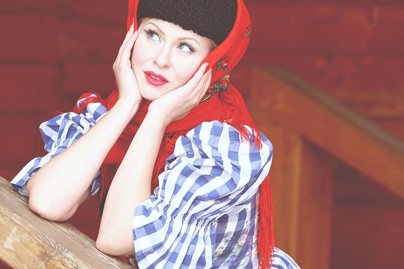 Female model photo shoot of Miss Blondis in Moscow, Kolomenskoe