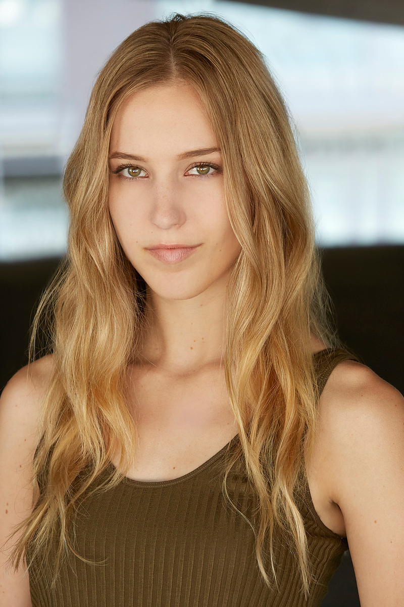 Female model photo shoot of Kat1Cap2 in Los Angeles