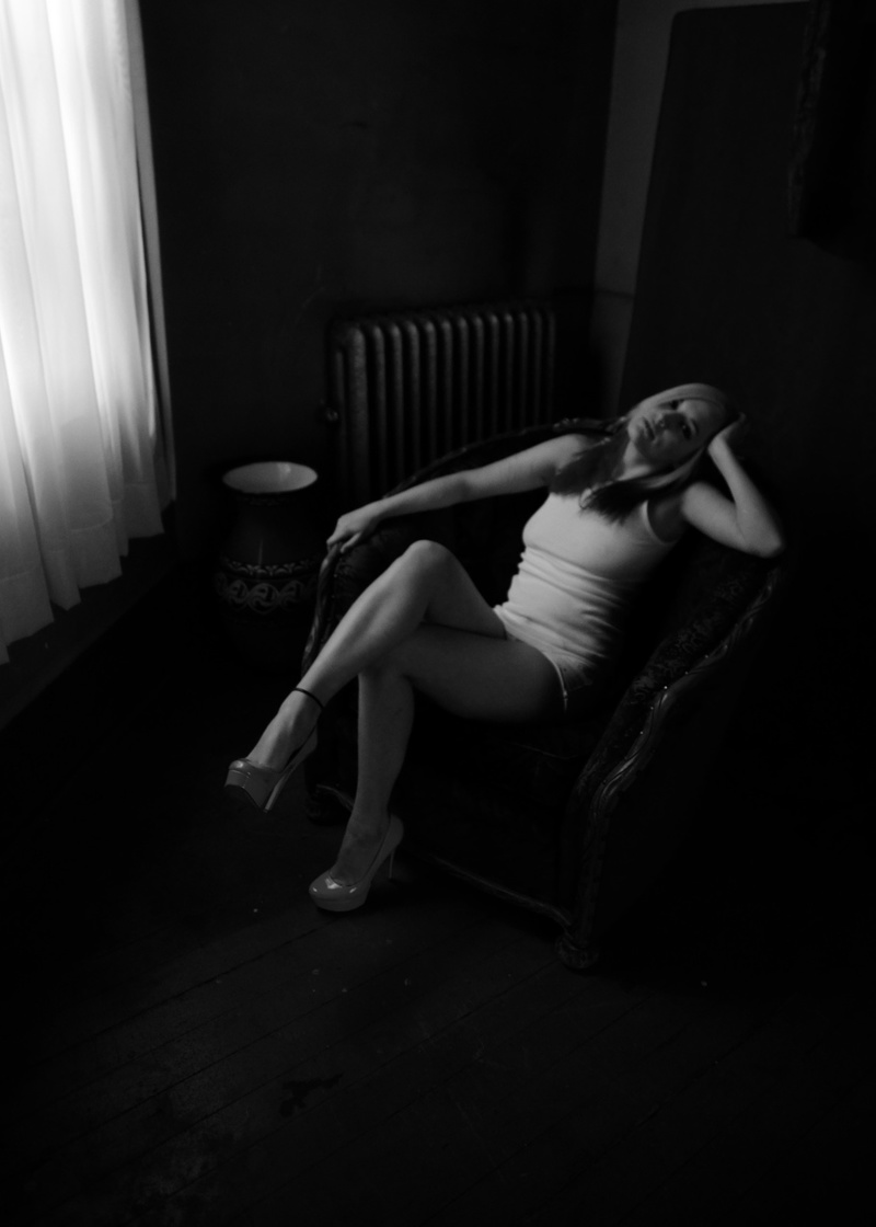 Female model photo shoot of Melissa Grantham