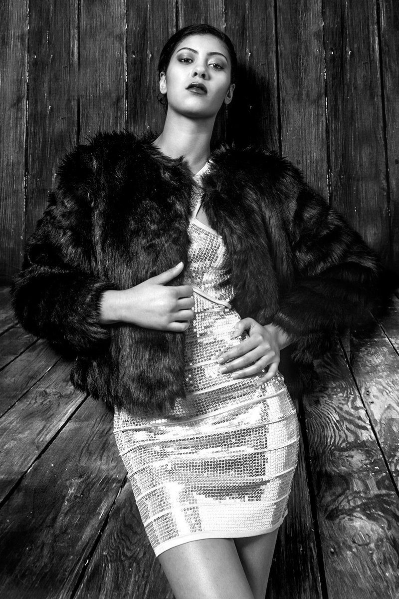 Female model photo shoot of Debora Watts