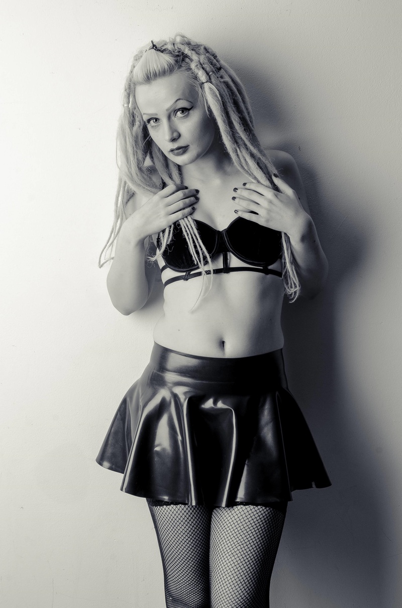 Female model photo shoot of Jessica Ykspetaja