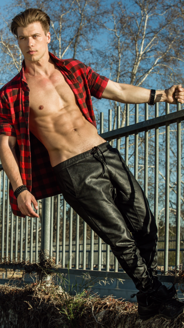 Male model photo shoot of Tim Neff