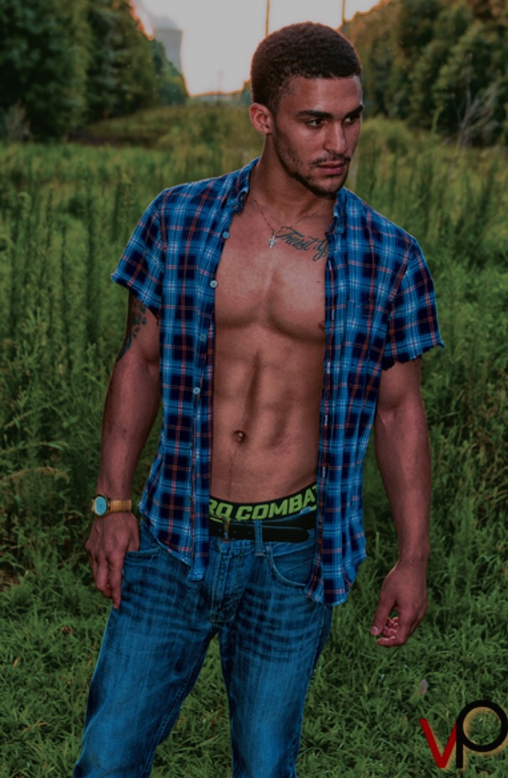 Male model photo shoot of Curt_physique