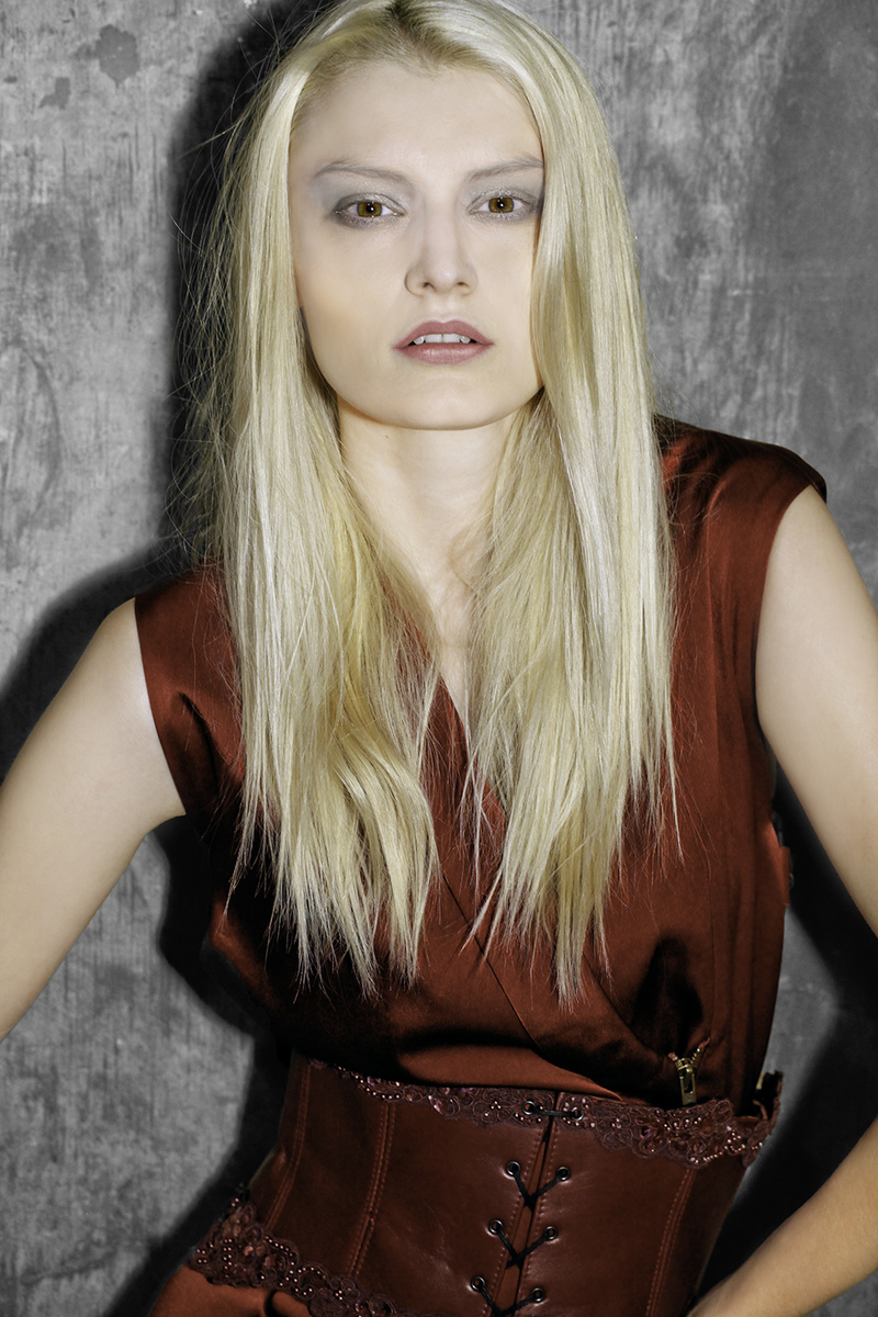 Female model photo shoot of Leoann by Matthias Dittrich