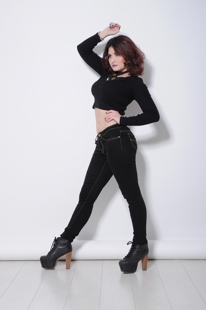Female model photo shoot of Luiza Madjarov