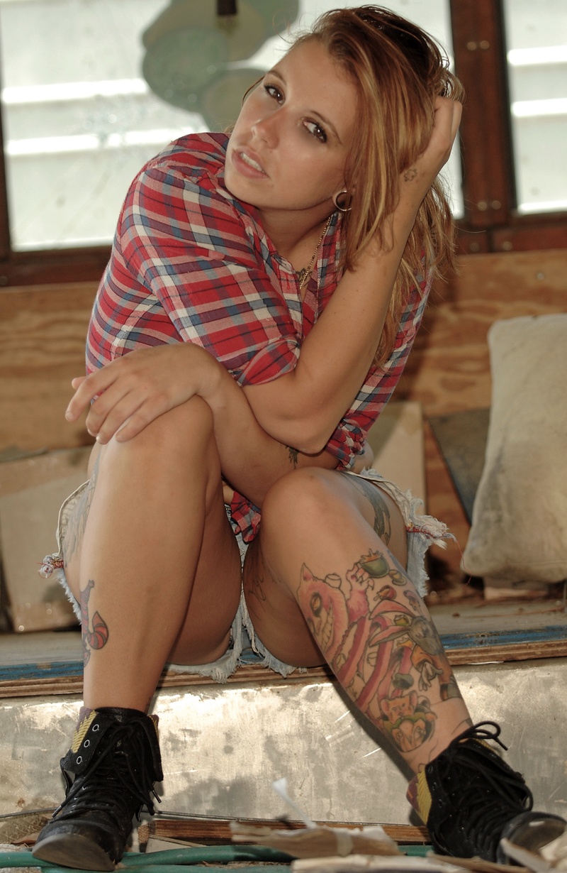 Female model photo shoot of Alexx Stone