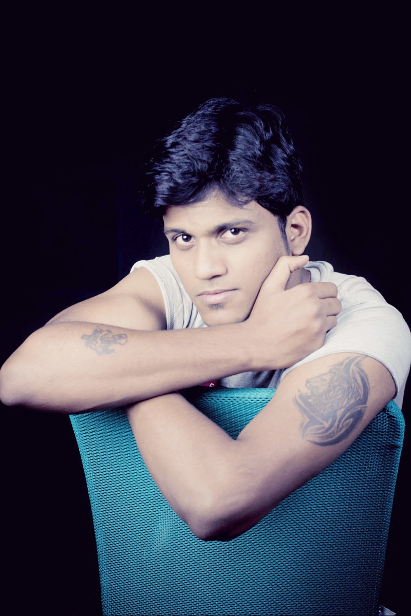 Male model photo shoot of HemanHardy