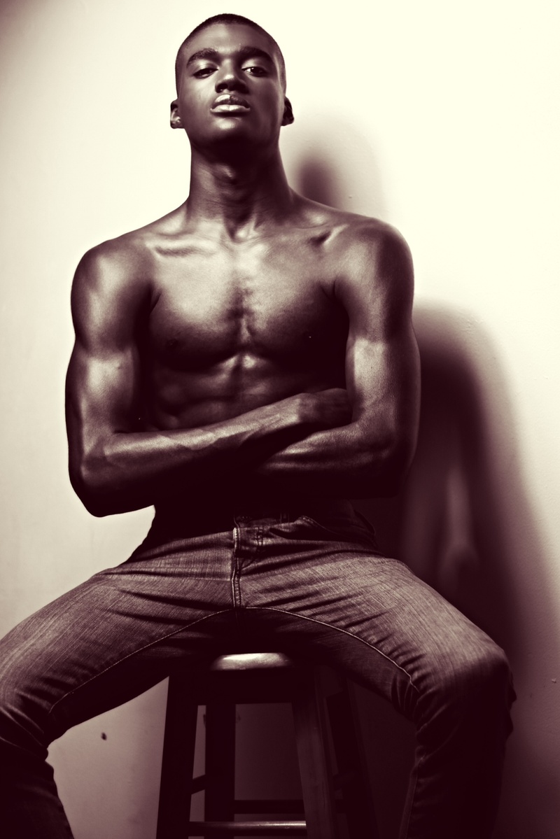 Male model photo shoot of Daryll J