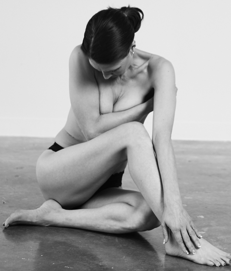 Female model photo shoot of Julianne Harris