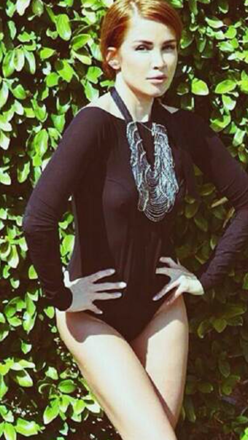 Female model photo shoot of Kimberly Beverly Hills