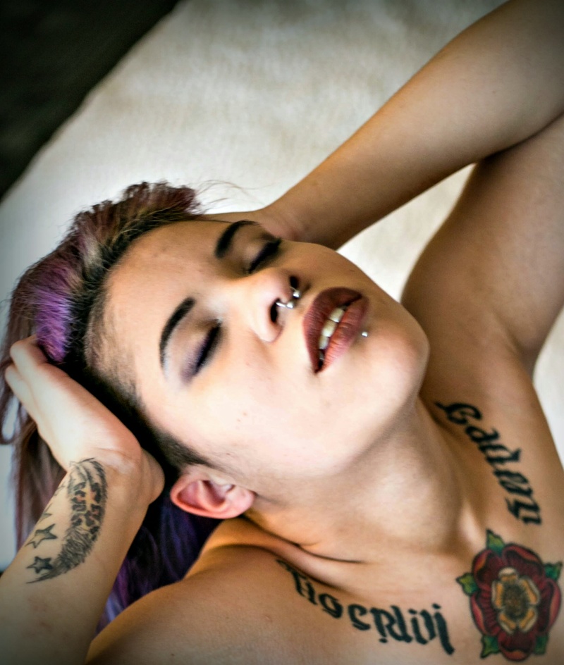Female model photo shoot of Tigerlili Raine by Des Moines Portrait