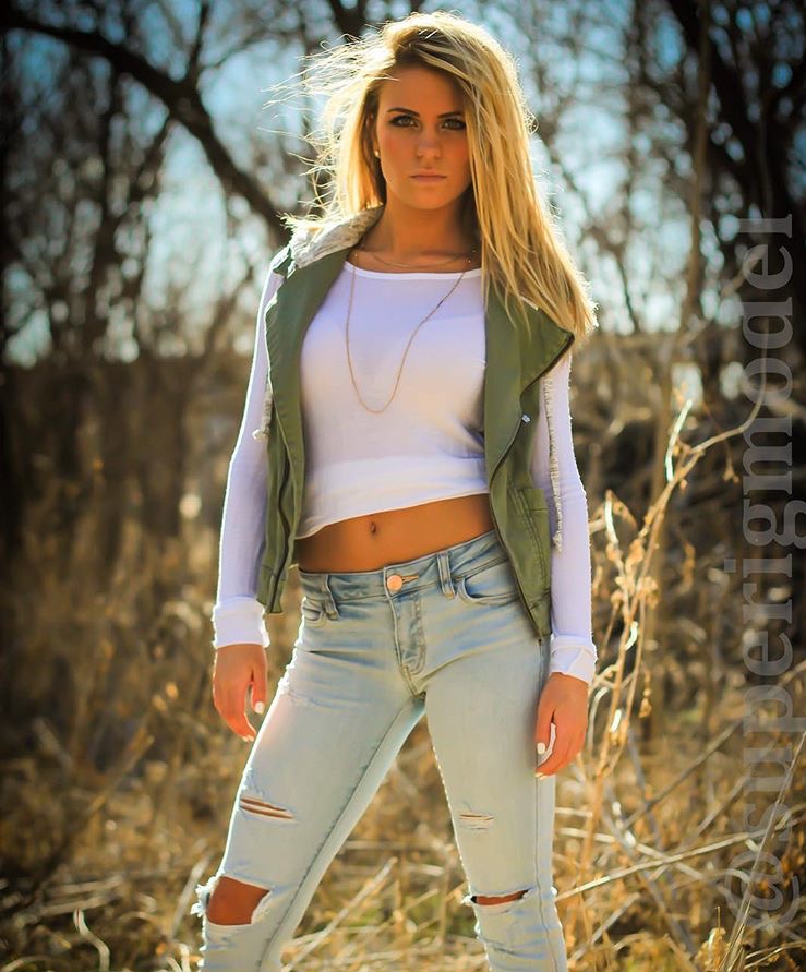 Female model photo shoot of Emmasam in El Dorado, KS