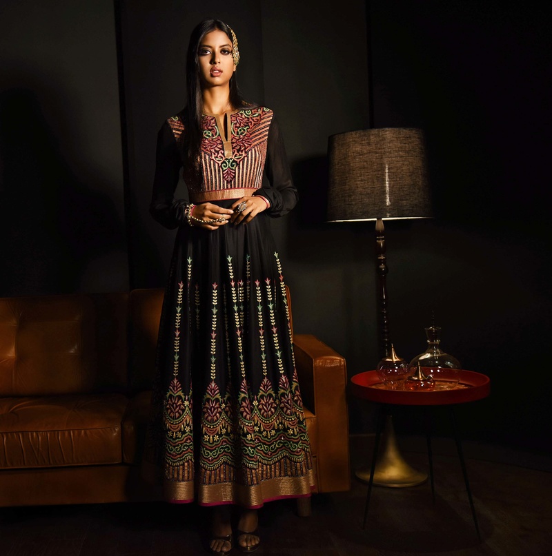 Female model photo shoot of Chandni Garg