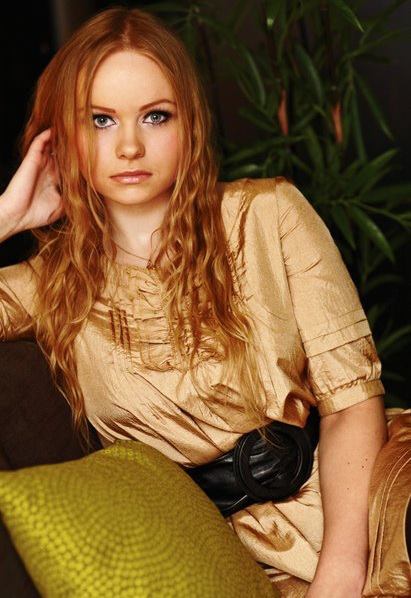 Female model photo shoot of gretel