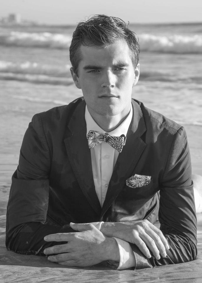 Male model photo shoot of hausofFLASH in Blacks beach San Diego