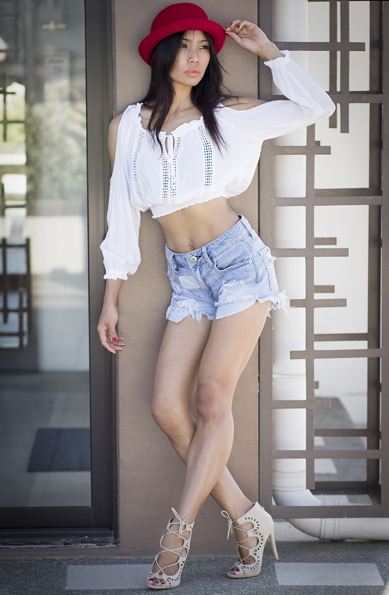 Female model photo shoot of cnizee