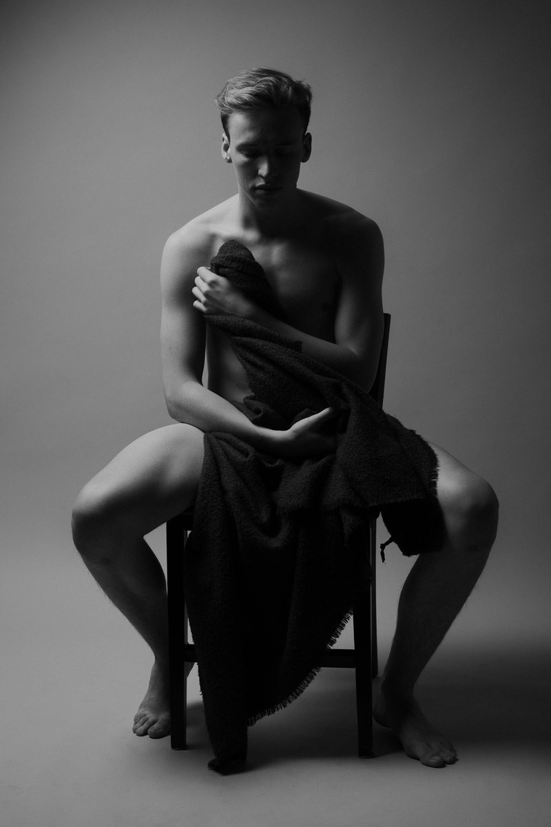 Male model photo shoot of Da Luo