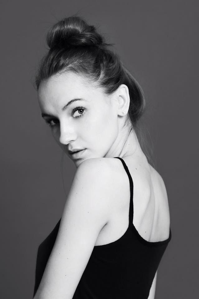 Female model photo shoot of Jane Wise