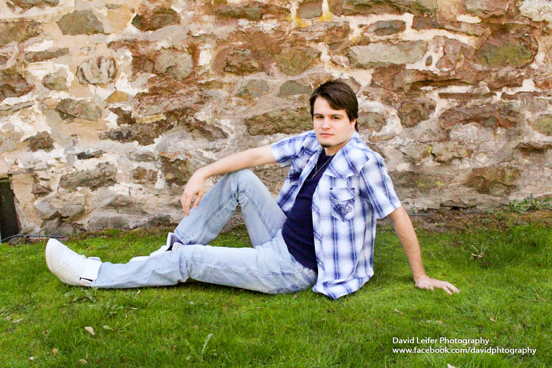 Male model photo shoot of dleifer