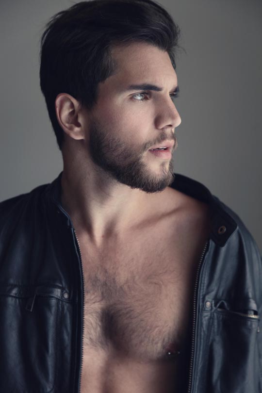 Male model photo shoot of Claudio Harris in Studio