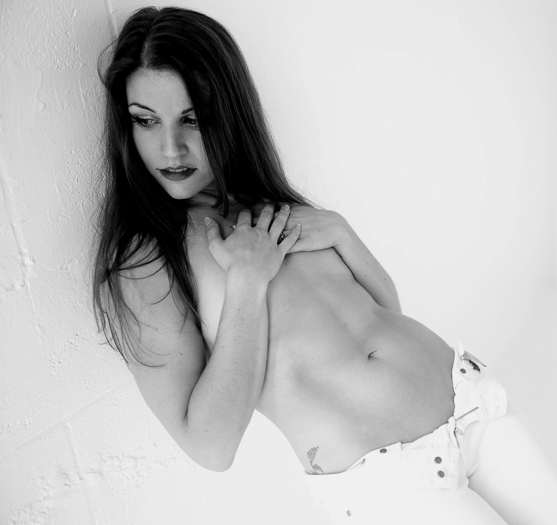 Female model photo shoot of Danielle Star by jklune