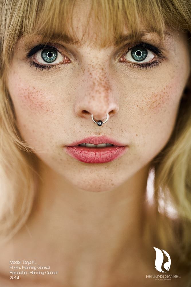 Female model photo shoot of Scarlett Astaroth in Berlin