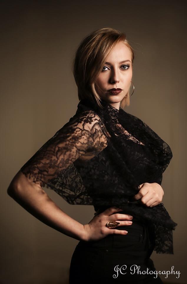 Female model photo shoot of charlyelizabeth