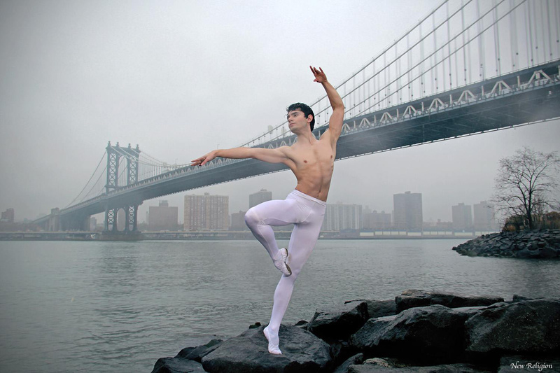 Male model photo shoot of GonzoDancer in Brooklyn Bridge