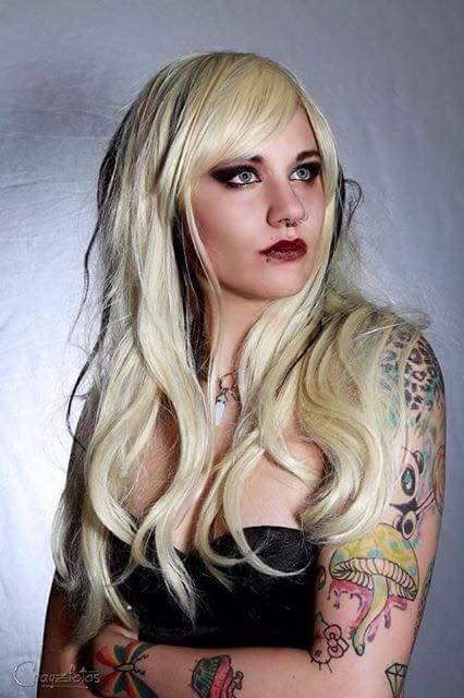 Female model photo shoot of JokersDaughter123