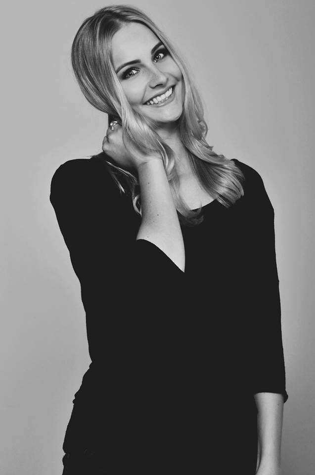 Female model photo shoot of Laura Wall in Sweden
