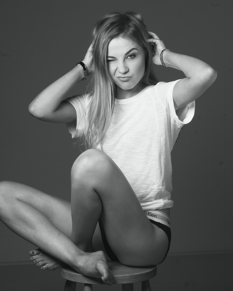 Female model photo shoot of Shelbyslupek
