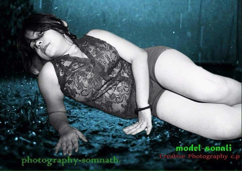 Female model photo shoot of Sonali model xxx