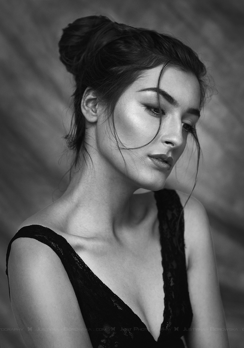 Female model photo shoot of weronikarose