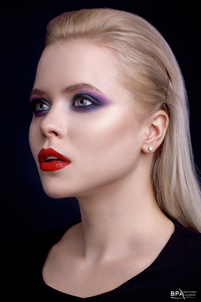 Female model photo shoot of Katerina Kolenko