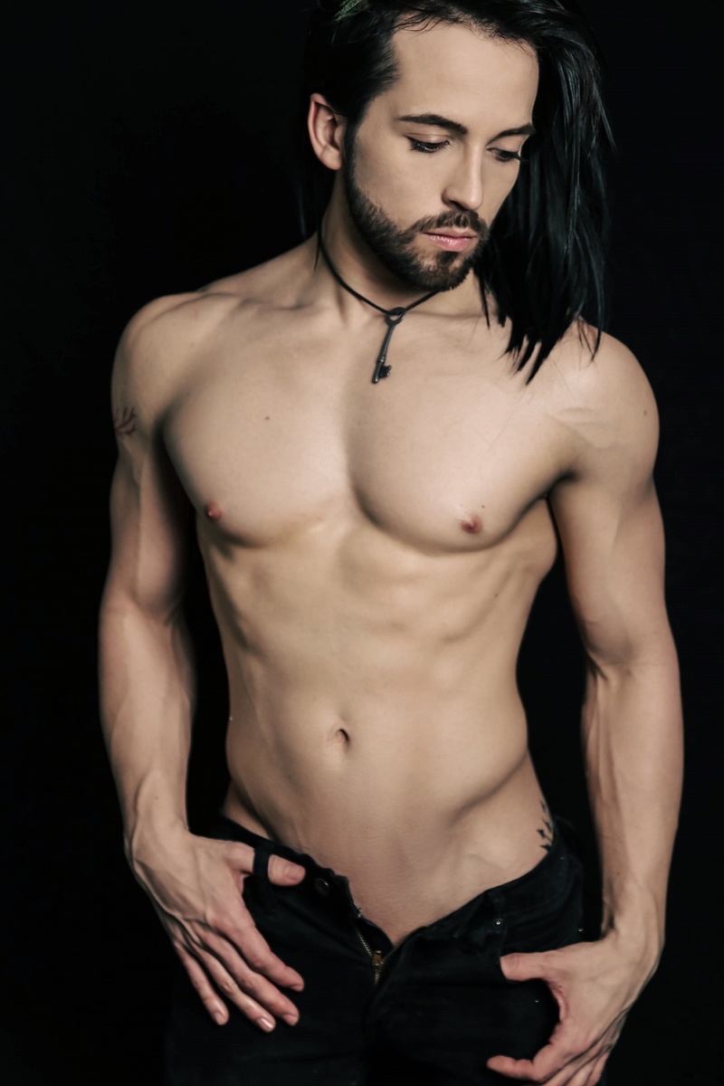 Male model photo shoot of Michael Jade